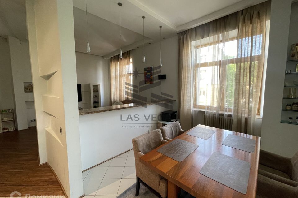 Сдаётся 3-комнатная квартира, 115 м²