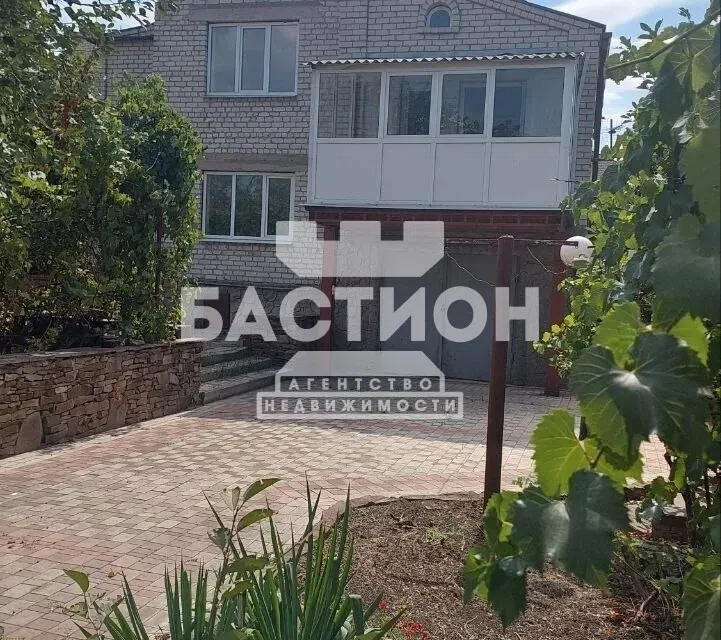 Продаётся 2-этажный дом, 200 м²