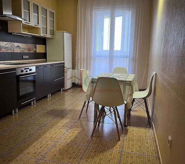 Сдаётся 2-комнатная квартира, 78 м²