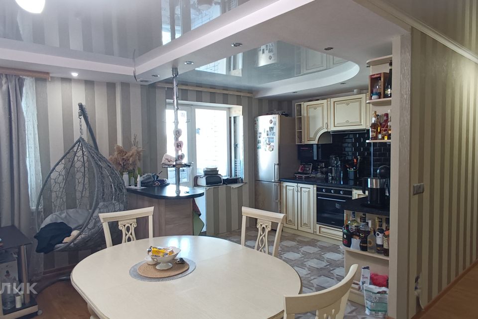 Продаётся 4-комнатная квартира, 80.9 м²