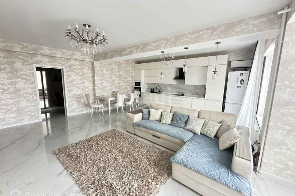 Продаётся 2-комнатная квартира, 80.5 м²