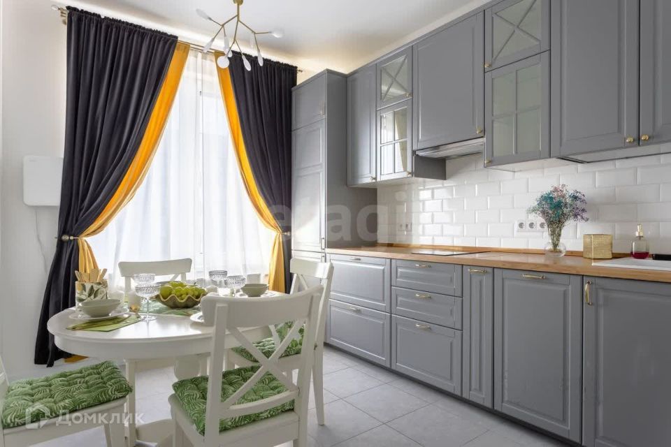 Продаётся 1-комнатная квартира, 42.5 м²