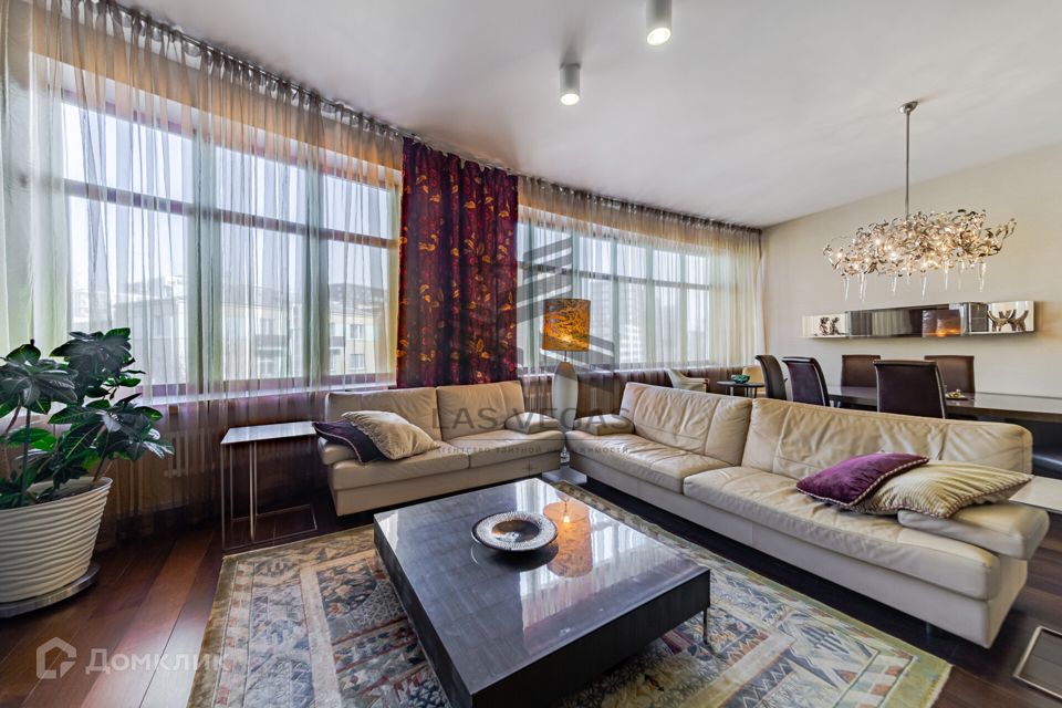 Сдаётся 4-комнатная квартира, 188 м²