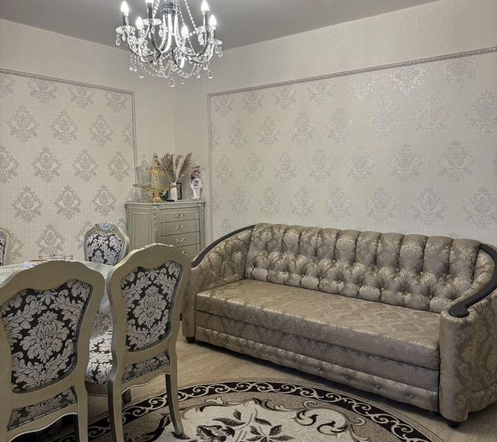 Продаётся 4-комнатная квартира, 74 м²