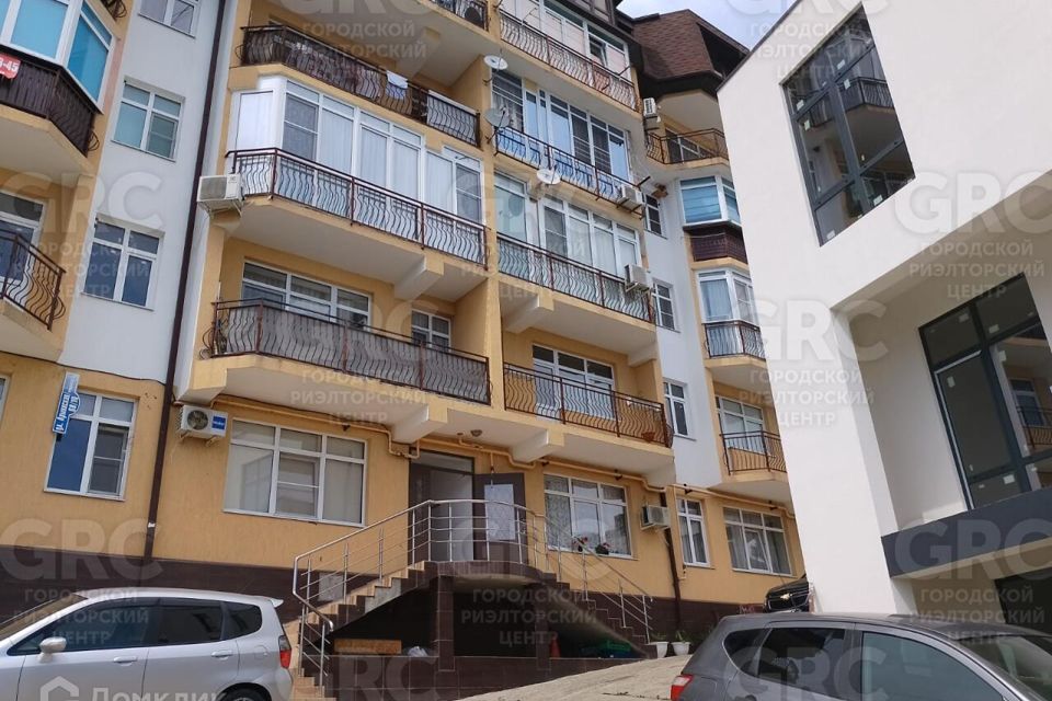 Продаётся 1-комнатная квартира, 43 м²