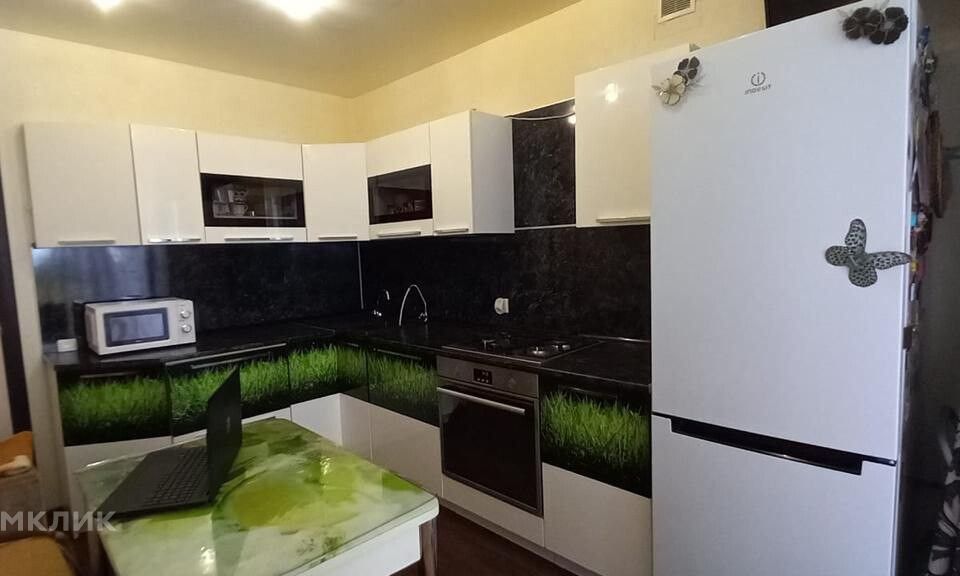 Продаётся 1-комнатная квартира, 42 м²