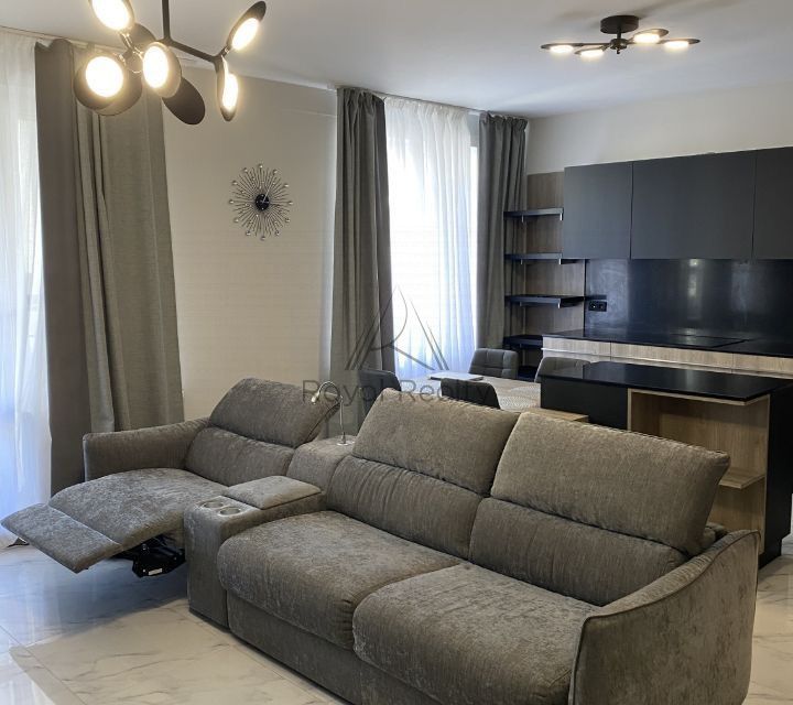 Продаётся 3-комнатная квартира, 146 м²