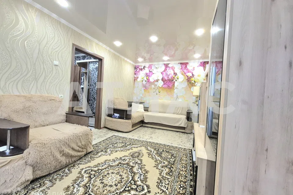 Продаётся 3-комнатная квартира, 57.3 м²