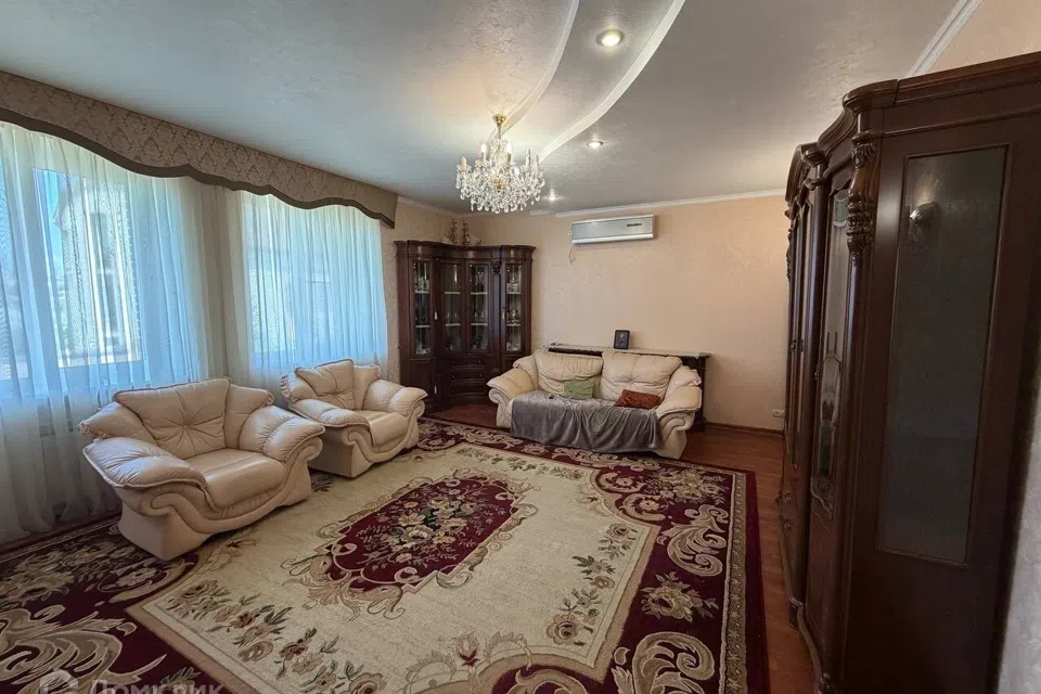Продаётся 2-этажный дом, 235 м²