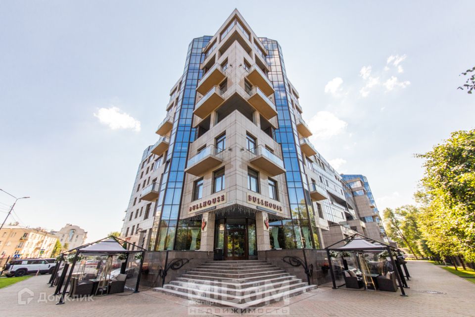 Продаётся 1-комнатная квартира, 254.1 м²