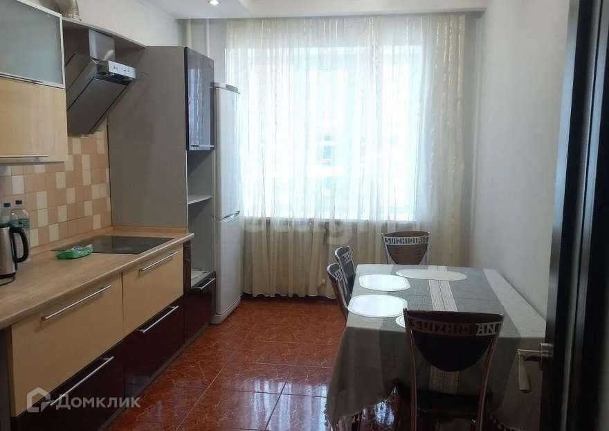 Сдаётся 2-комнатная квартира, 71 м²