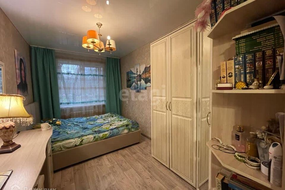 Продаётся 4-комнатная квартира, 60.9 м²