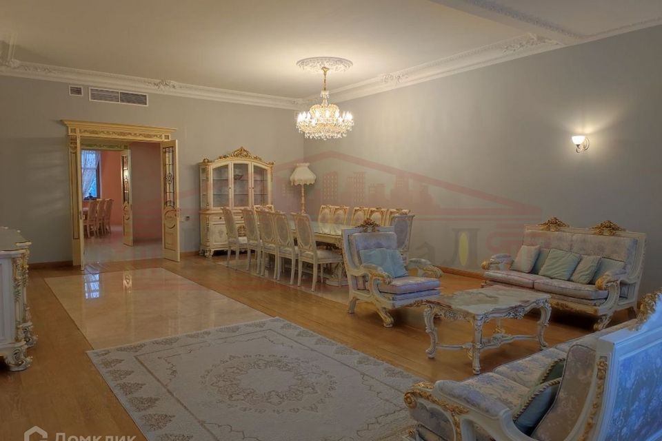 Сдаётся 5-комнатная квартира, 238 м²