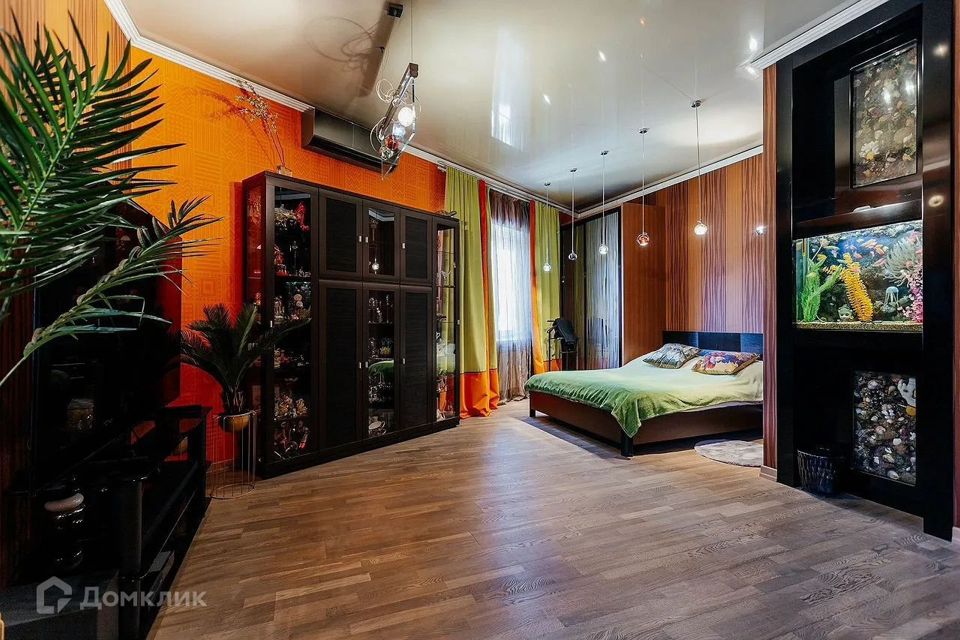 Продаётся 4-комнатная квартира, 168 м²