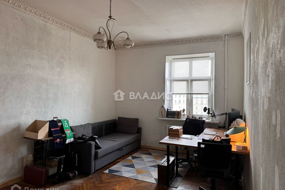 Продаётся комната в 4-комн. квартире, 104.3 м²