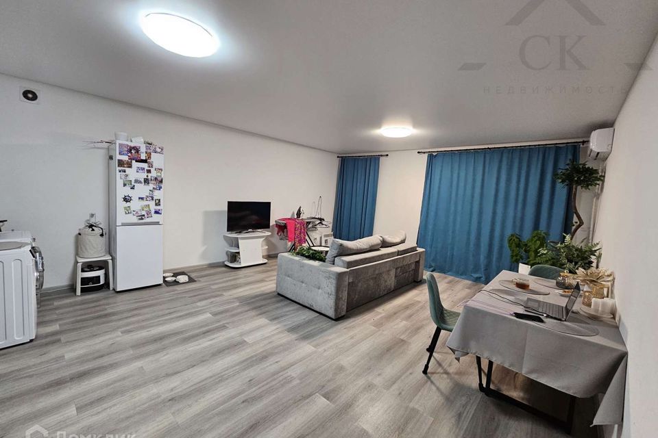Продаётся 3-комнатная квартира, 108.3 м²