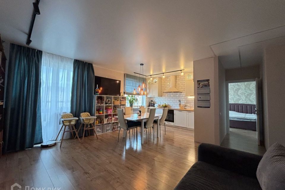 Продаётся 4-комнатная квартира, 97.8 м²