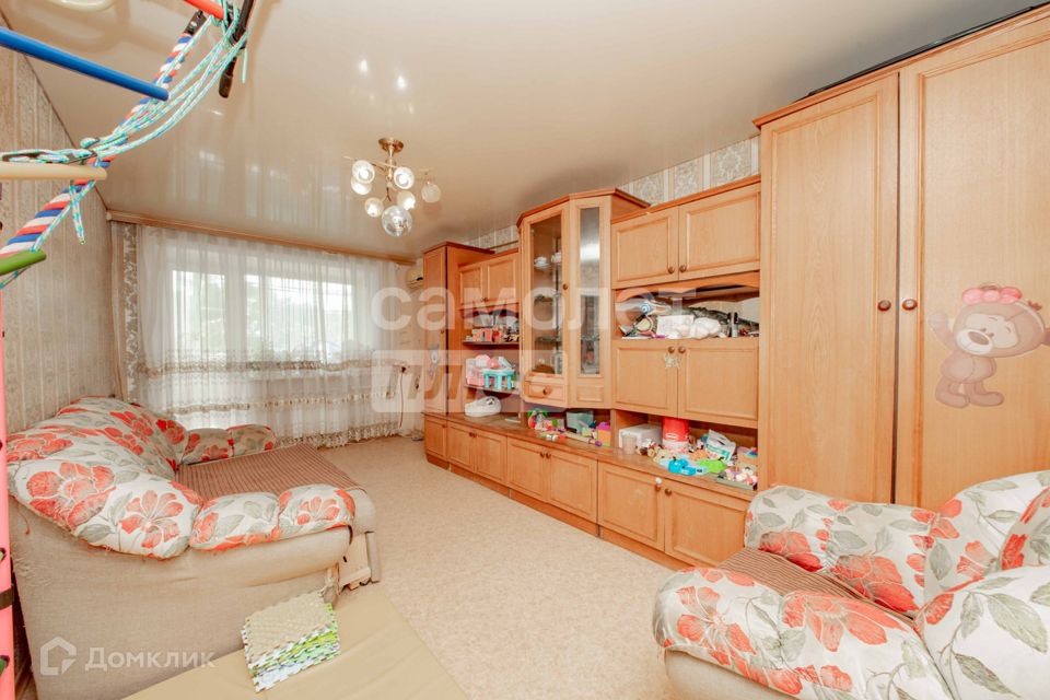 Продаётся 3-комнатная квартира, 57.4 м²
