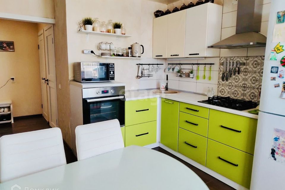 Продаётся 3-комнатная квартира, 69.8 м²