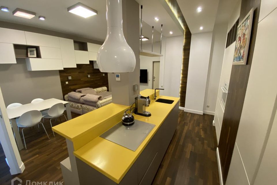 Продаётся 2-комнатная квартира, 77 м²