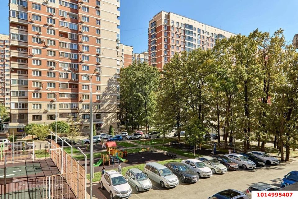 Продаётся 2-комнатная квартира, 65 м²