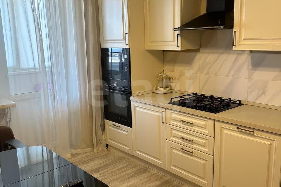 Продаётся 2-комнатная квартира, 70.5 м²