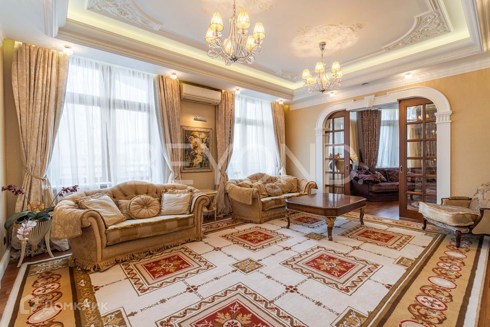 Продаётся 3-комнатная квартира, 199.1 м²