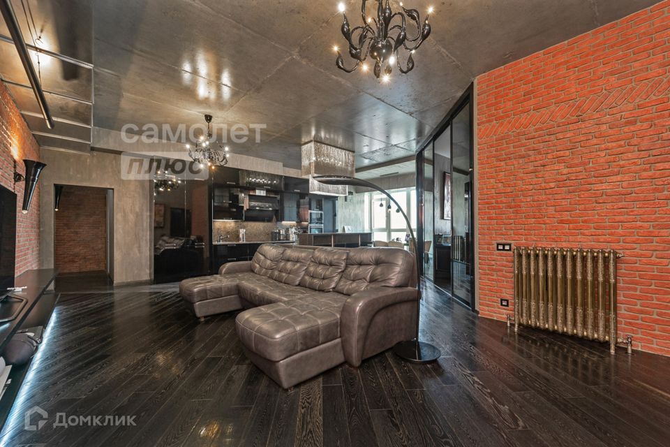 Продаётся 4-комнатная квартира, 176.3 м²