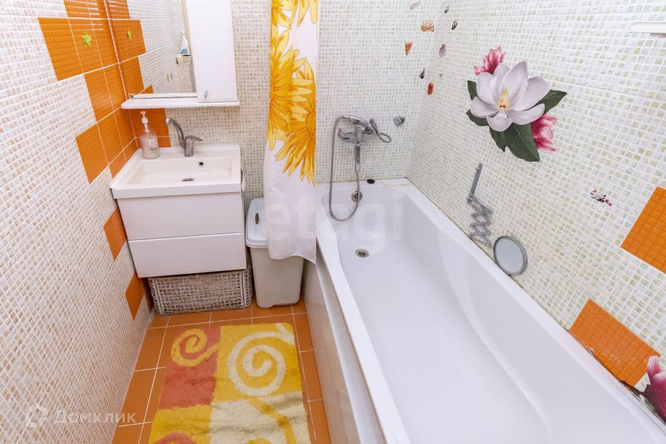 Продаётся 2-комнатная квартира, 69.6 м²