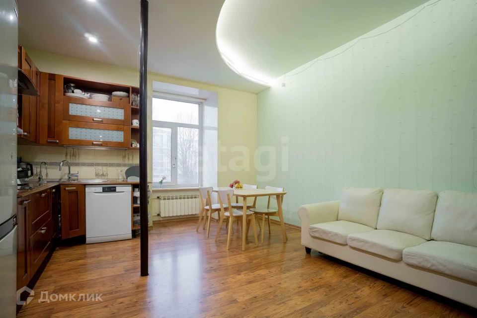 Продаётся 3-комнатная квартира, 82.3 м²