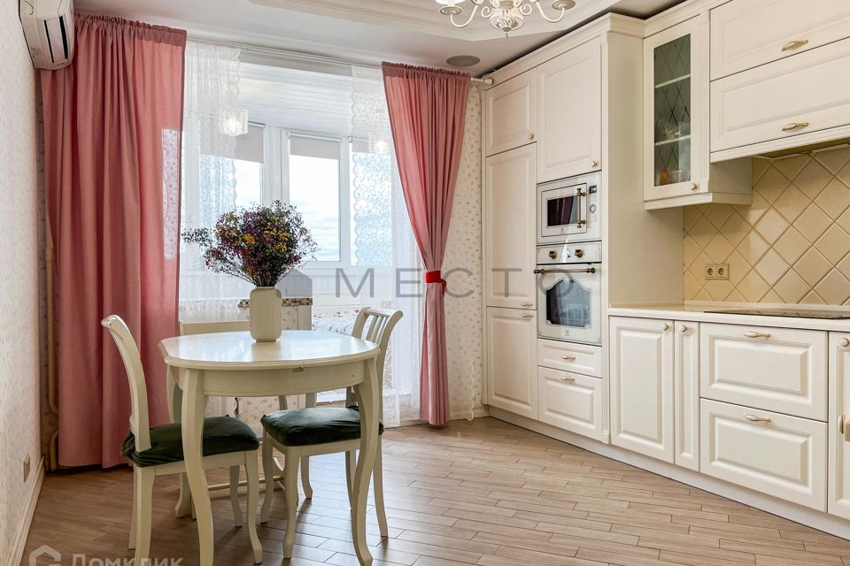 Продаётся 2-комнатная квартира, 87.4 м²