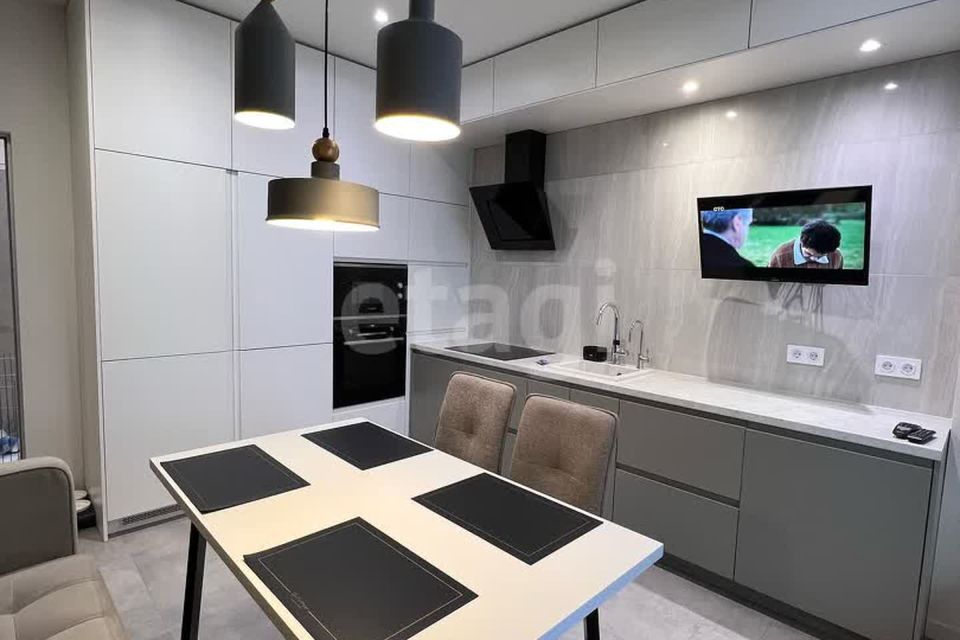 Продаётся 1-комнатная квартира, 42.6 м²