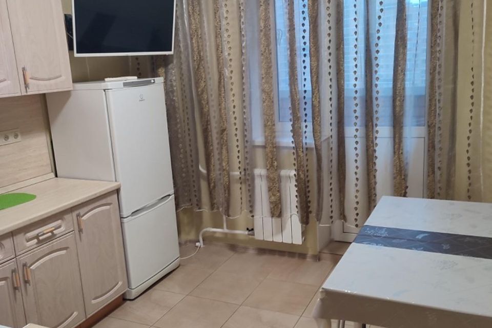 Продаётся 1-комнатная квартира, 42 м²