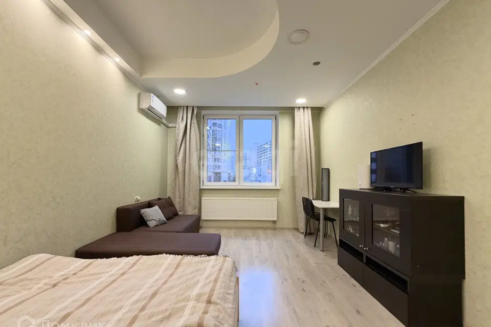 Продаётся 1-комнатная квартира, 42 м²