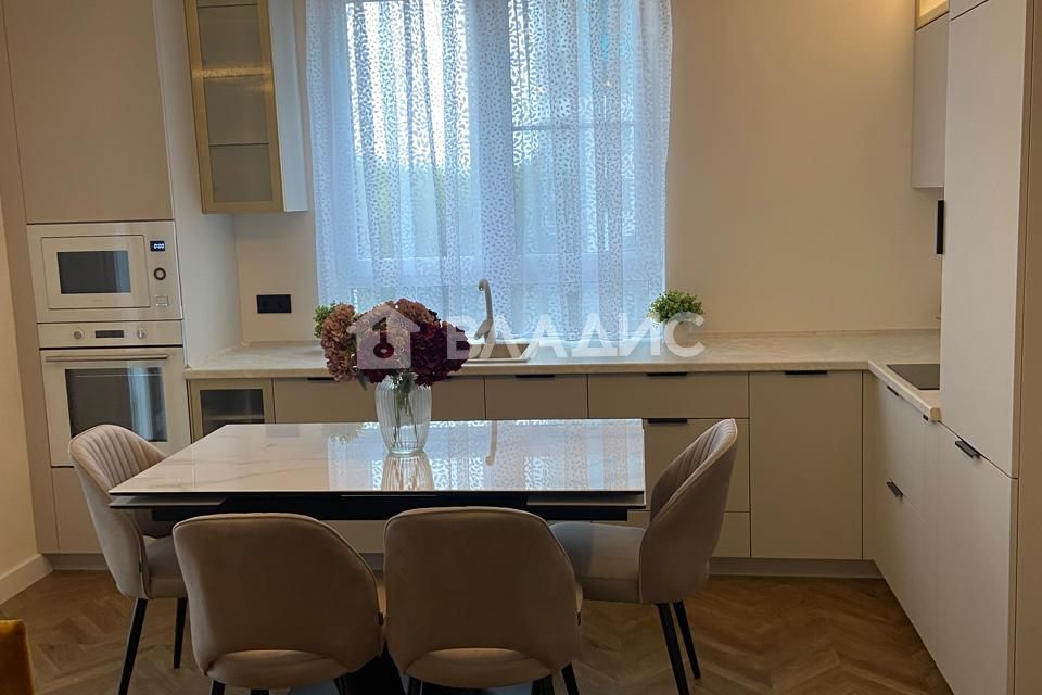 Сдаётся 2-комнатная квартира, 62 м²
