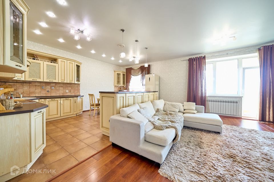 Продаётся 2-комнатная квартира, 100 м²