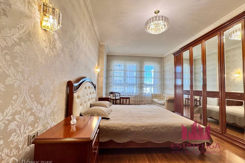 Сдаётся 3-комнатная квартира, 130 м²