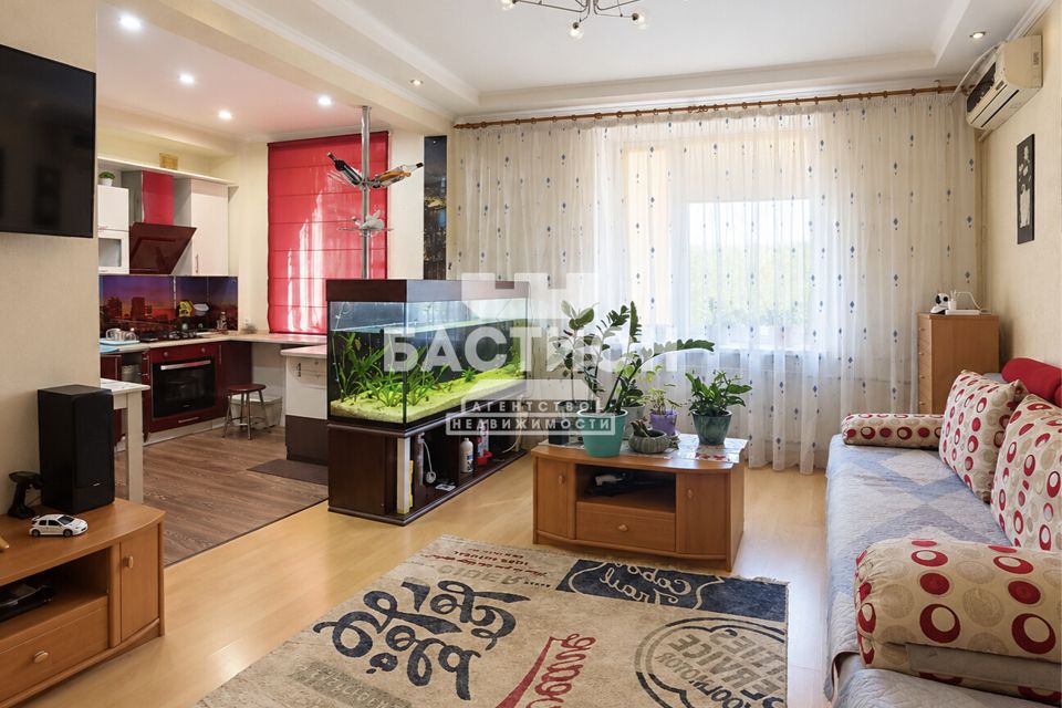 Продаётся 3-комнатная квартира, 76 м²