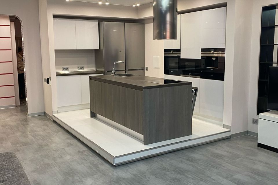 Продаётся 3-комнатная квартира, 156 м²