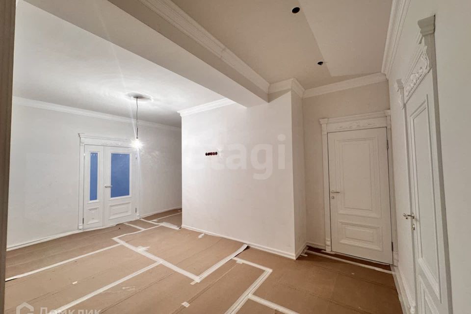 Продаётся 4-комнатная квартира, 113.2 м²