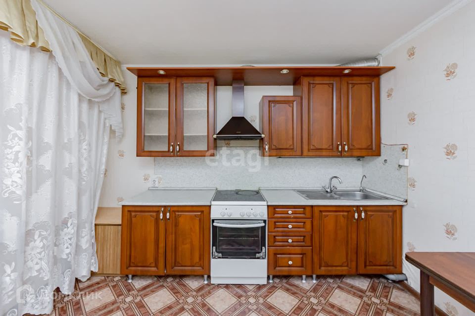 Продаётся 1-комнатная квартира, 42 м²