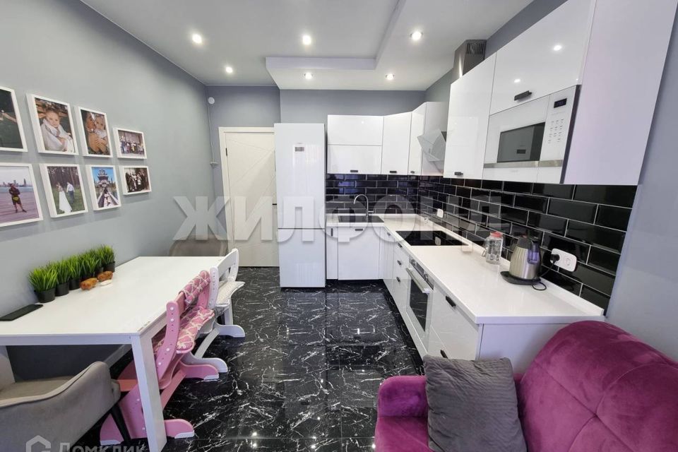 Продаётся 2-комнатная квартира, 64 м²
