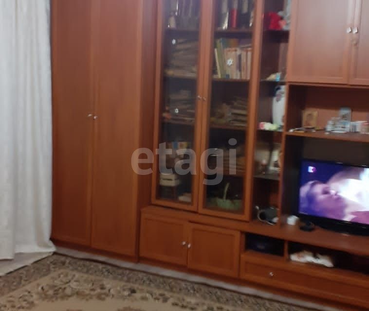 Продаётся 4-комнатная квартира, 74.4 м²