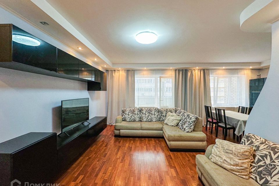 Продаётся 3-комнатная квартира, 104 м²