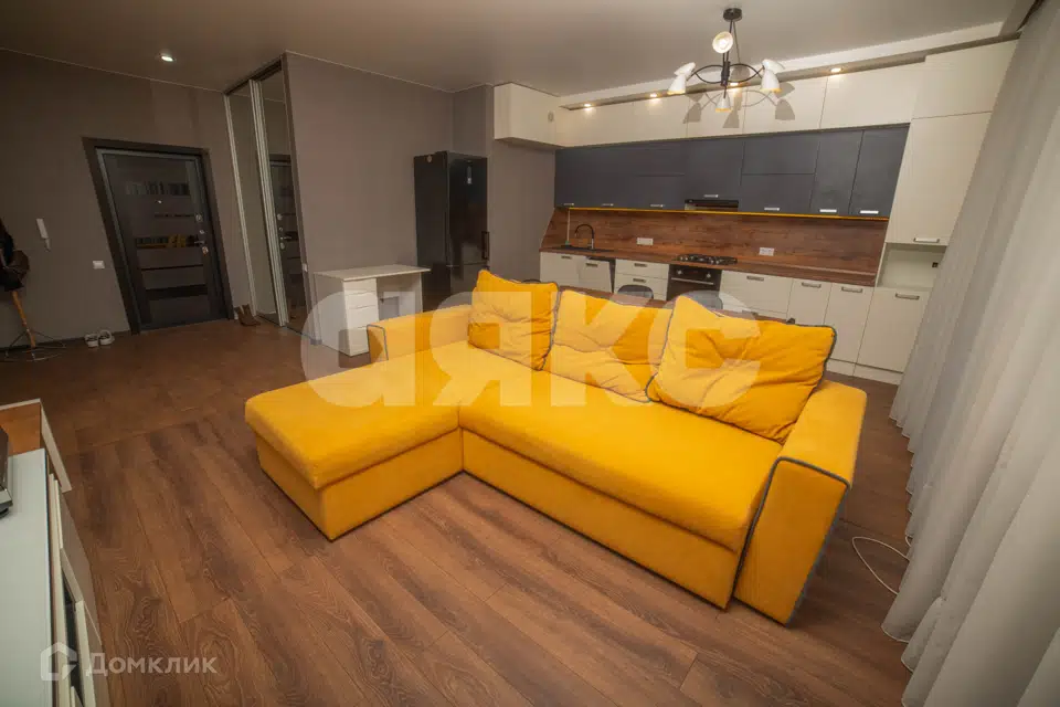 Продаётся 1-комнатная квартира, 56.6 м²