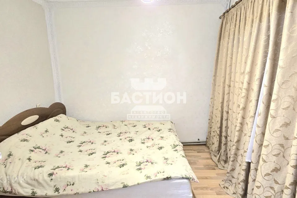Продаётся 4-комнатная квартира, 64 м²