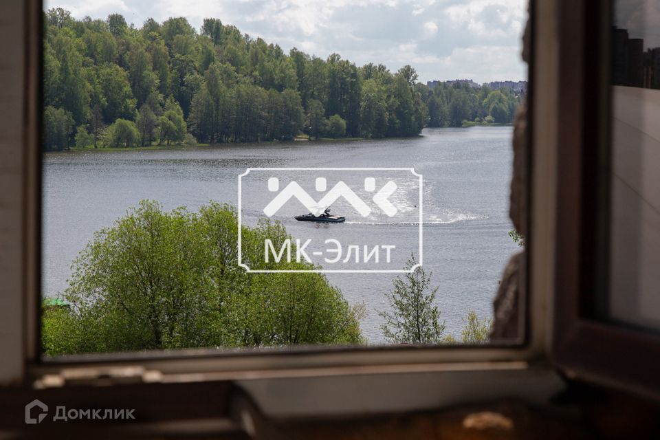 Продаётся 2-комнатная квартира, 197.7 м²