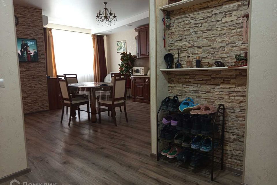 Продаётся 2-комнатная квартира, 57 м²