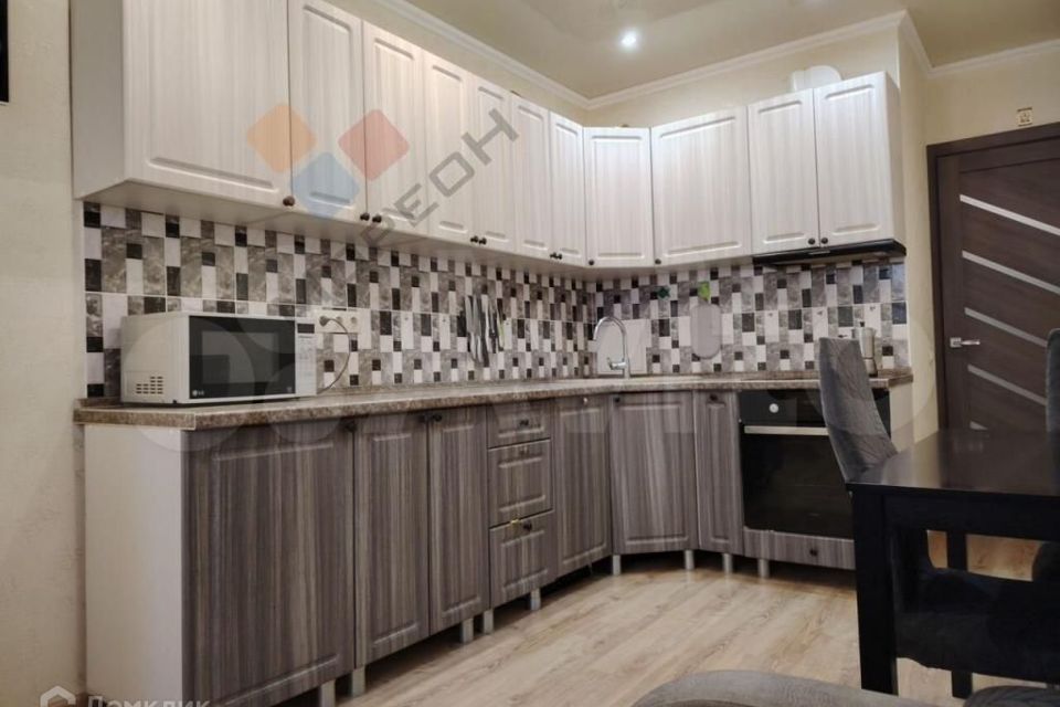 Продаётся 1-комнатная квартира, 42 м²