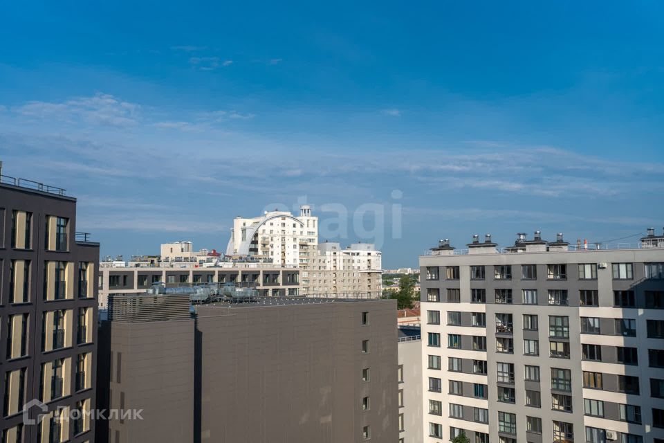 Продаётся 4-комнатная квартира, 129.7 м²